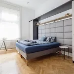 Apartamento Chic&spacious Retreat *