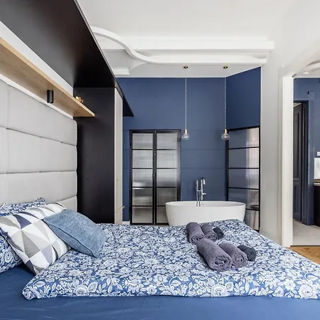 Apartament Chic And Spacious Retreat *