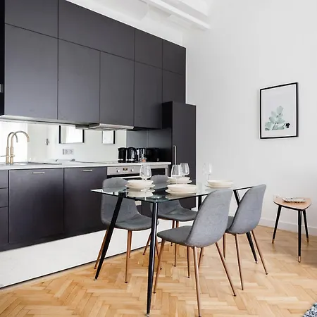 Chic And Spacious Retreat Lägenhet Budapest