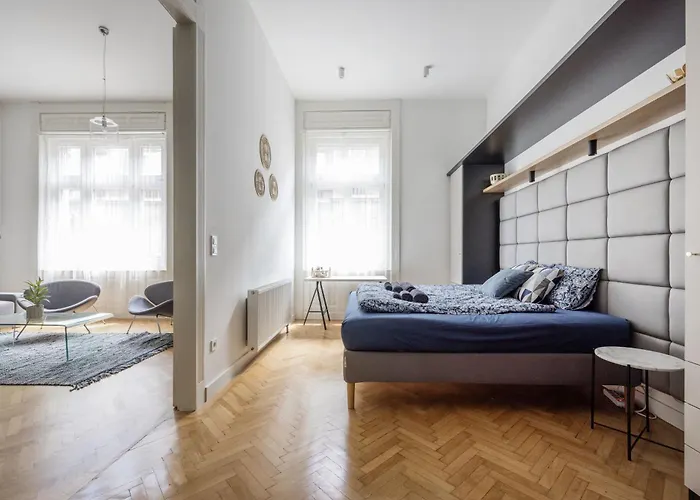 Apartment Chic And Spacious Retreat Budapest