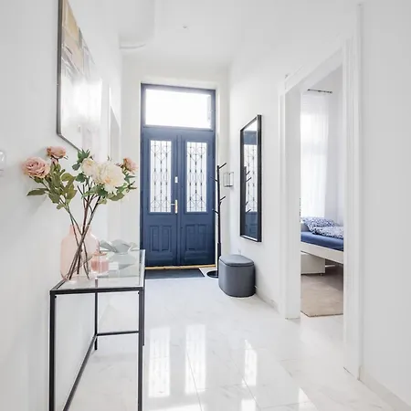 Lejlighed Chic And Spacious Retreat Budapest