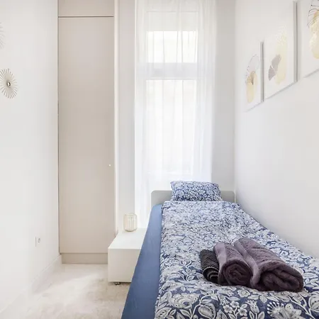 Chic And Spacious Retreat * Budapest